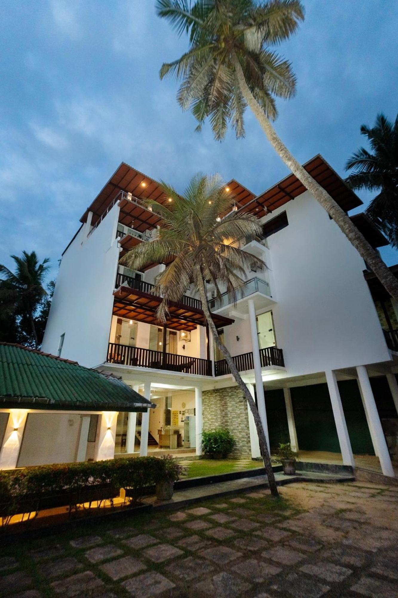 Sea View Tourist Inn Tangalle Exterior photo