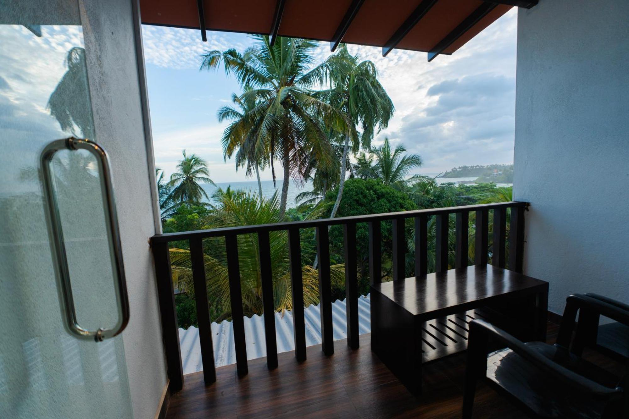 Sea View Tourist Inn Tangalle Exterior photo