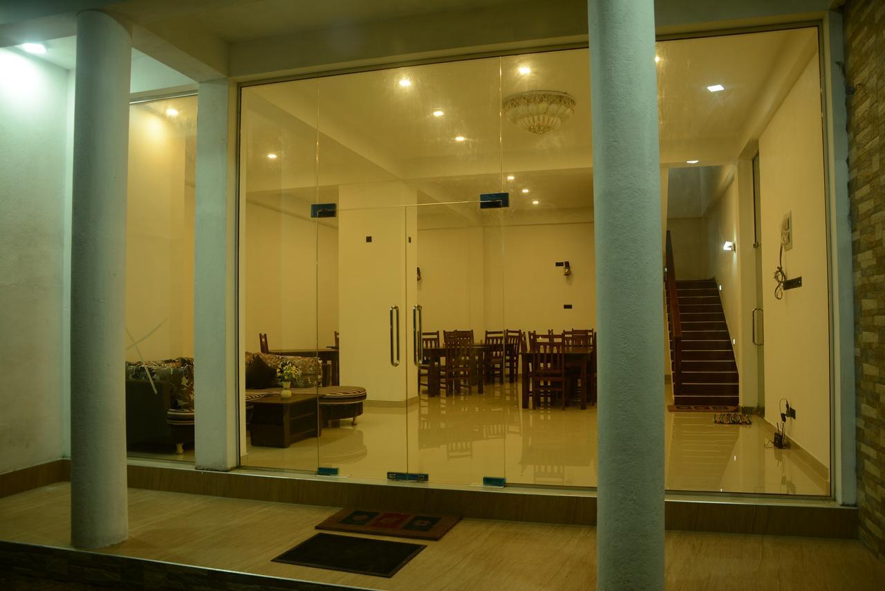 Sea View Tourist Inn Tangalle Exterior photo