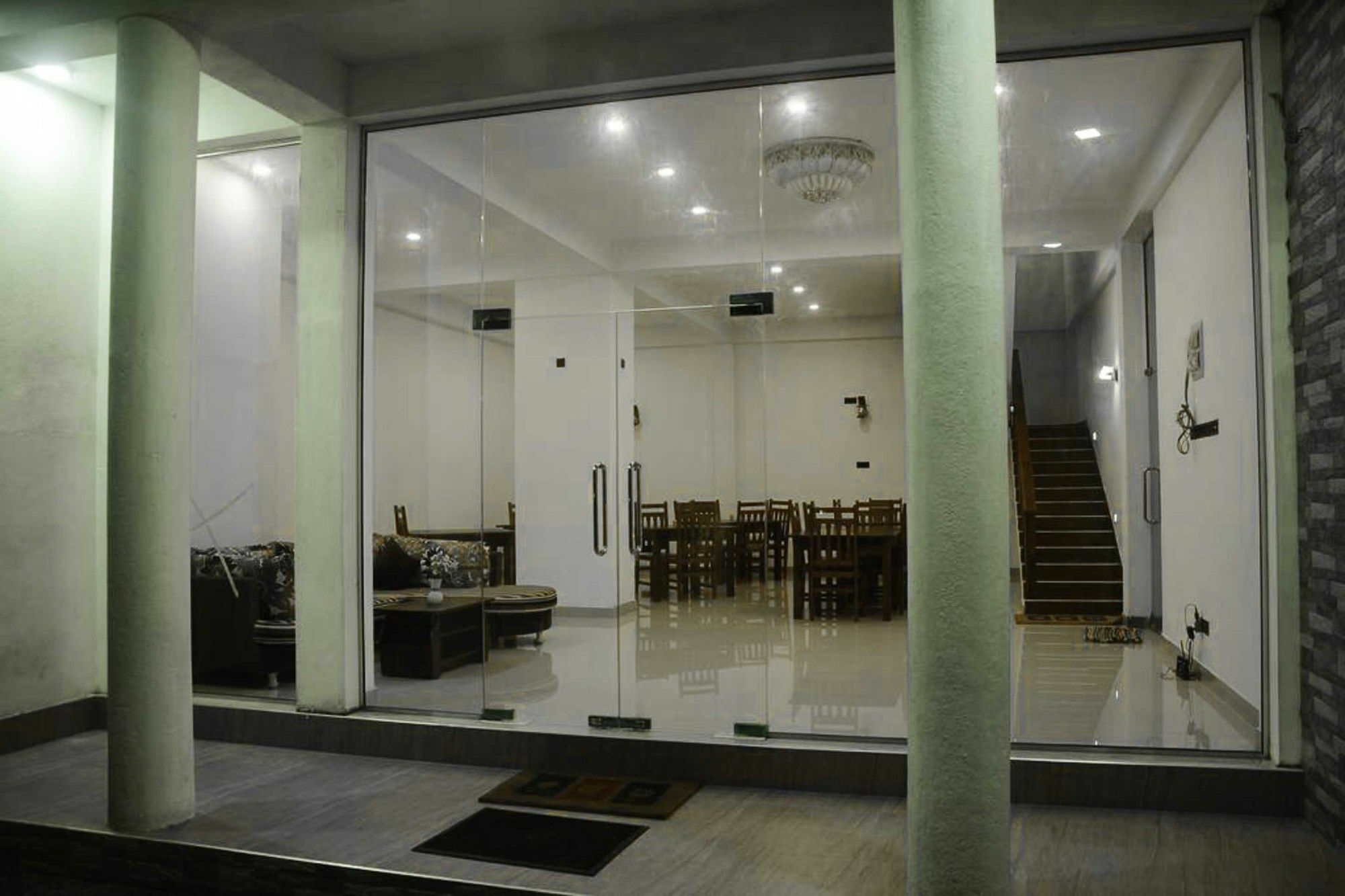 Sea View Tourist Inn Tangalle Exterior photo